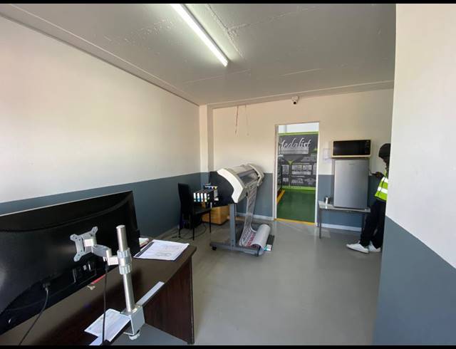 147M² WAREHOUSE FOR SALE IN BARBEQUE DOWNS